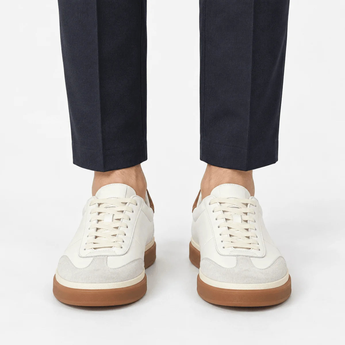 Men’s Retro leather sneakers with contrast soles image