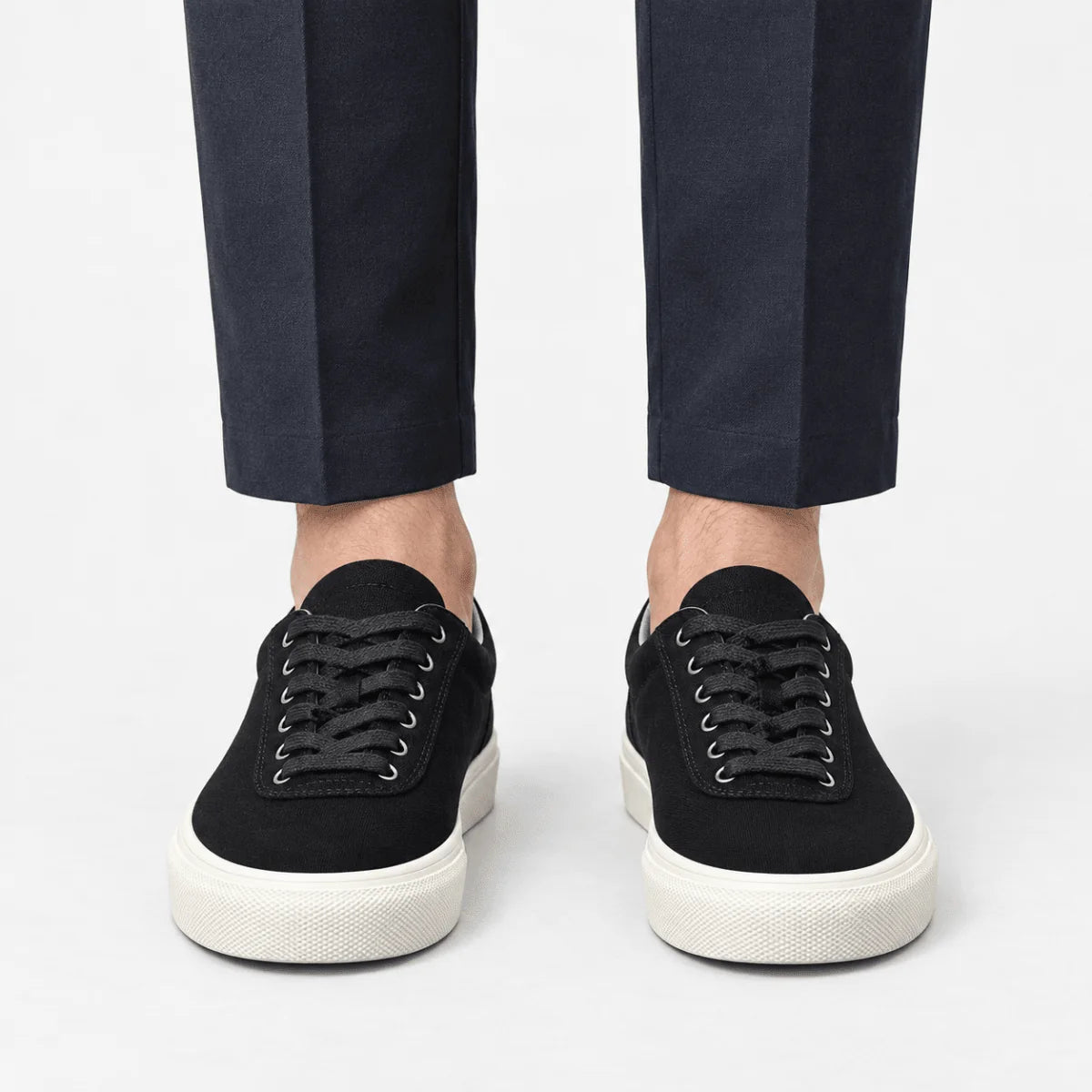 Men’s Canvas lace up sneakers with contrast soles image
